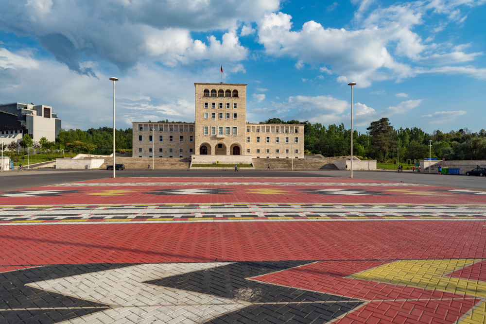 Здание Политехнического университета Албании