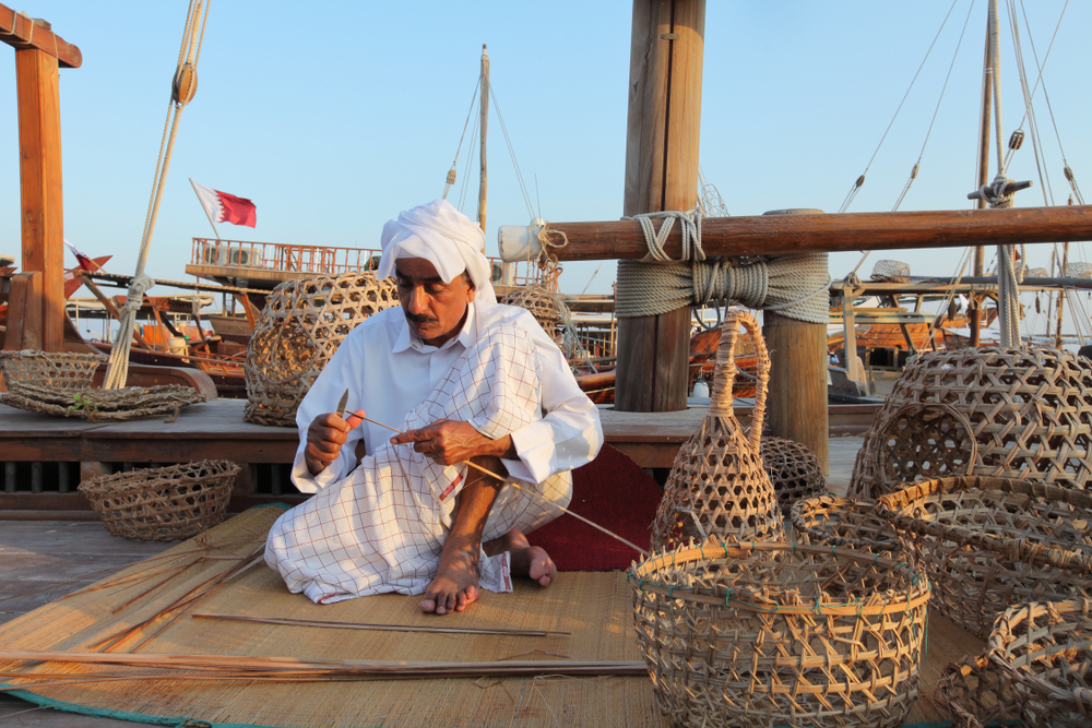 Изготовление традиционных рыболовных корзин в Катаре