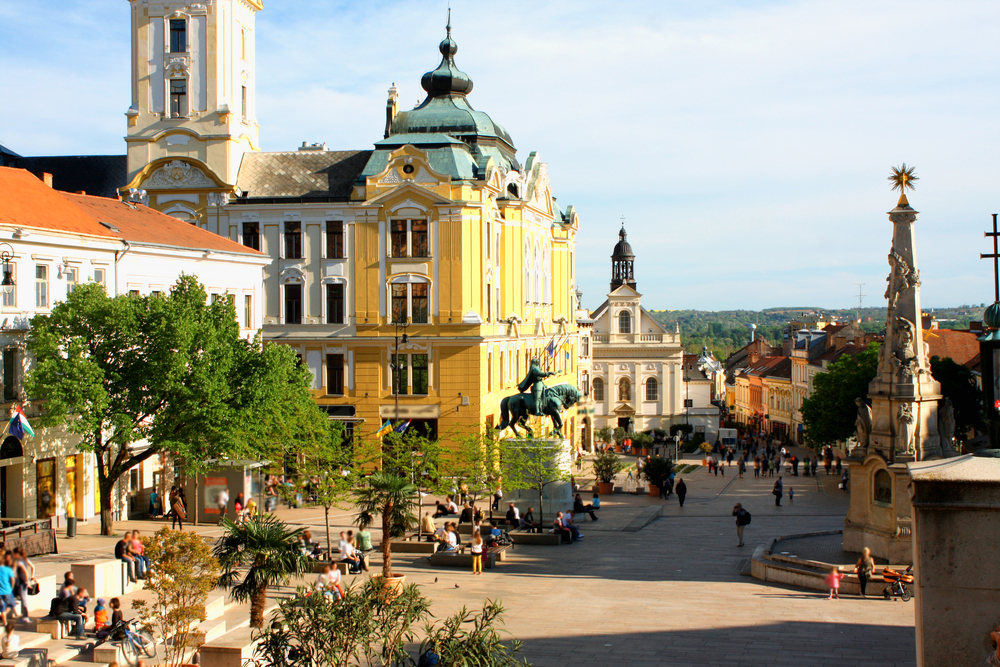 Площадь в городе Печ. Венгрия