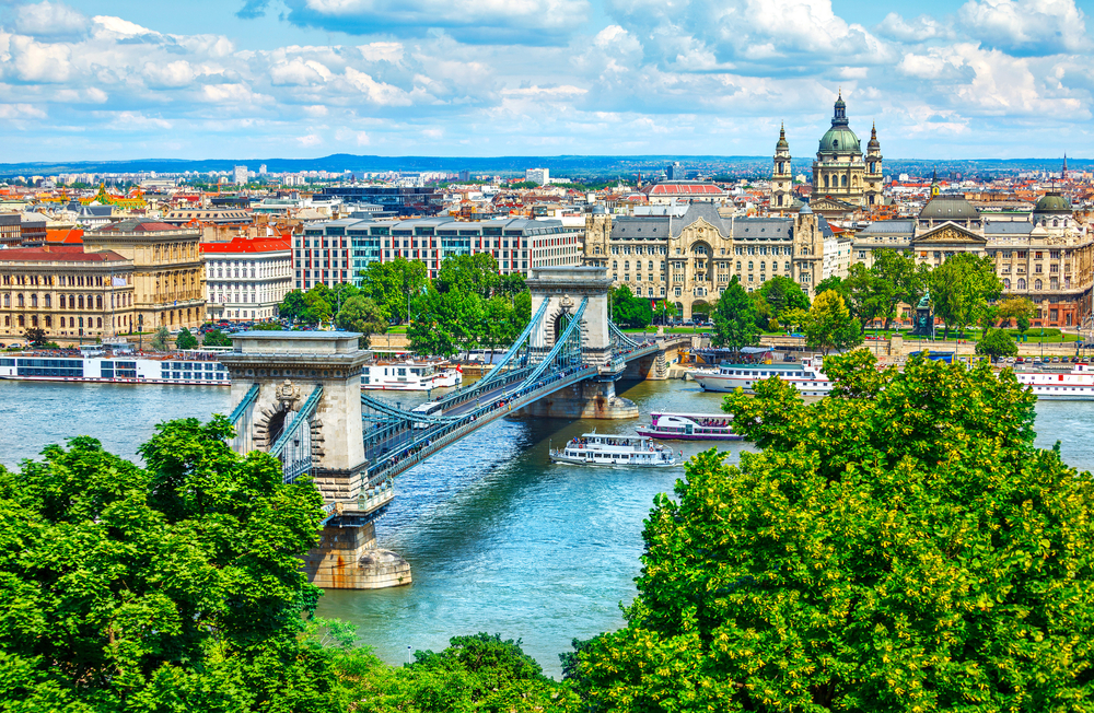 Цепной мост на реке Дунай. Будапешт, Венгрия
