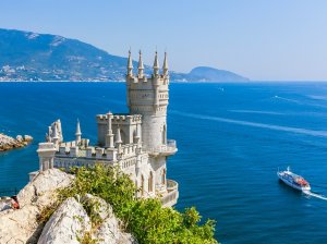 Как проехать в Крым: самые популярные способы и цены