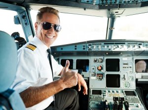 Работа пилота: особенности профессии и зарплата
